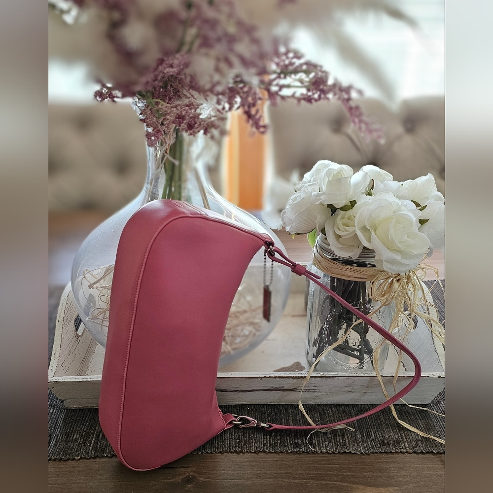 Vintage Coach Pearlized Nappa Leather Demi Shoulder Bag 8167 ( Pink ) - Picture 4 of 15